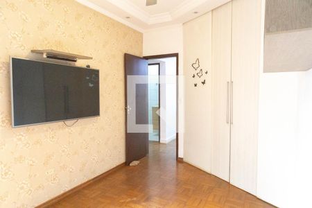 Casa à venda com 180m², 3 quartos e 2 vagasQuarto 1 Suíte