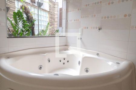 Casa à venda com 180m², 3 quartos e 2 vagasBanheiro da Suíte