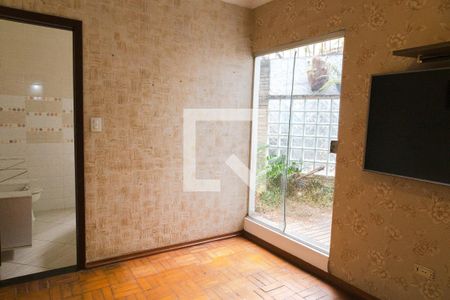 Casa à venda com 180m², 3 quartos e 2 vagasQuarto 1 Suíte