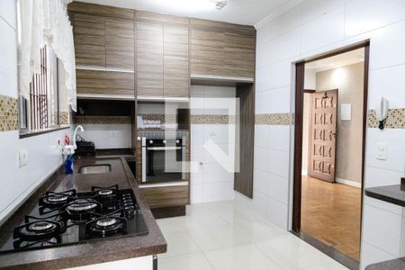 Casa à venda com 180m², 3 quartos e 2 vagasCozinha
