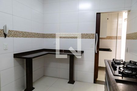 Casa à venda com 180m², 3 quartos e 2 vagasCozinha