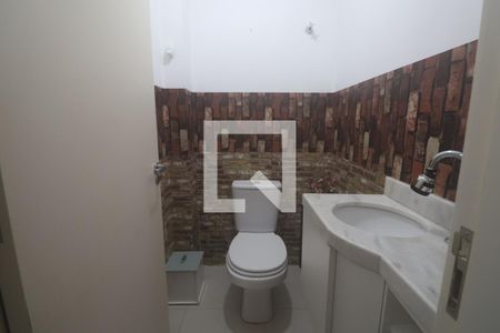 Casa de condomínio à venda com 151m², 3 quartos e 2 vagasLavabo