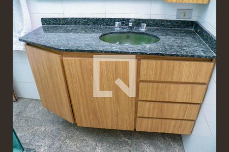 Casa à venda com 148m², 3 quartos e 2 vagasBanheiro