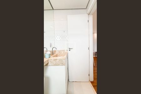 Apartamento à venda com 53m², 2 quartos e 1 vaga Apartamento à venda com 53m², 2 quartos e 1 vagaBanheiro