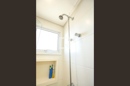 Apartamento à venda com 90m², 3 quartos e 2 vagasChuveiro