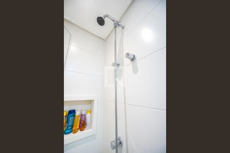 Apartamento à venda com 90m², 3 quartos e 2 vagasChuveiro