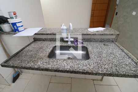 Apartamento para alugar com 60m², 2 quartos e sem vagaCozinha e Área de Serviço