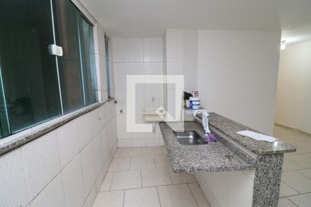 Apartamento para alugar com 60m², 2 quartos e sem vagaCozinha e Área de Serviço
