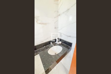 Casa à venda com 114m², 2 quartos e 4 vagasBanheiro da Suíte 1