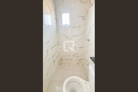 Casa à venda com 114m², 2 quartos e 4 vagasBanheiro da Suíte 1