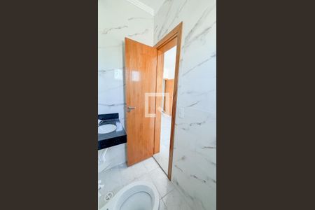 Casa à venda com 114m², 2 quartos e 4 vagasBanheiro da Suíte 1