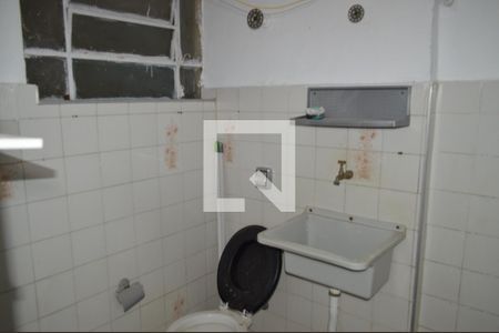 Banheiro de kitnet/studio para alugar com 1 quarto, 35m² em Liberdade, São Paulo