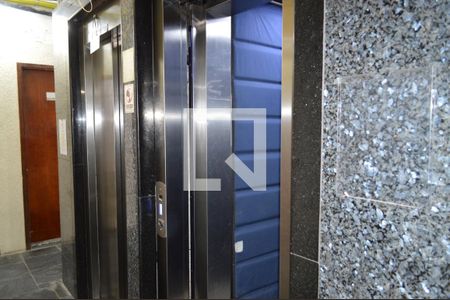 Studio para alugar com 35m², 1 quarto e sem vagaElevadores