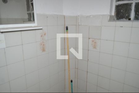 Banheiro de kitnet/studio para alugar com 1 quarto, 35m² em Liberdade, São Paulo