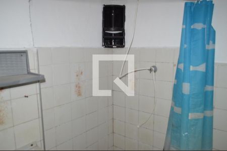 Banheiro de kitnet/studio para alugar com 1 quarto, 35m² em Liberdade, São Paulo
