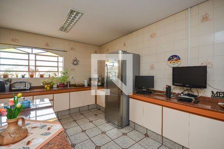 Casa à venda com 280m², 4 quartos e 4 vagasCozinha