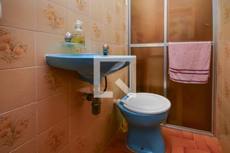 Casa à venda com 280m², 4 quartos e 4 vagasBanheiro de serviço