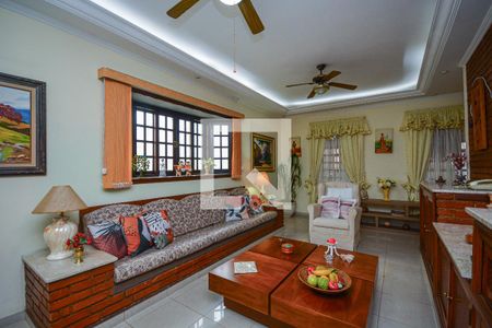 Sala de casa à venda com 4 quartos, 280m² em Interlagos, São Paulo