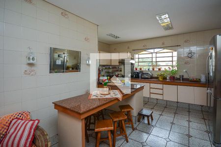 Casa à venda com 280m², 4 quartos e 4 vagasCozinha