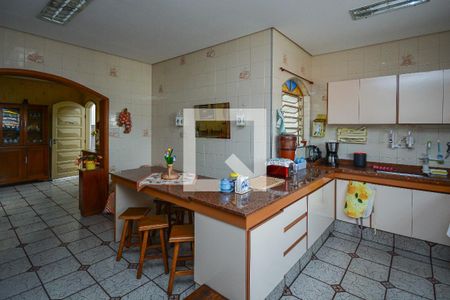 Casa à venda com 280m², 4 quartos e 4 vagasCozinha