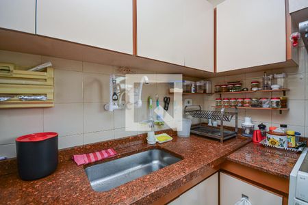 Casa à venda com 280m², 4 quartos e 4 vagasCozinha - Torneira