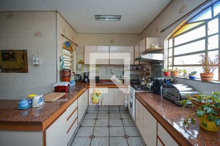 Casa à venda com 280m², 4 quartos e 4 vagasCozinha