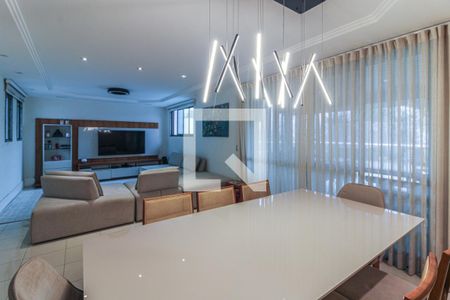 Apartamento à venda com 200m², 4 quartos e 3 vagas Apartamento à venda com 200m², 4 quartos e 3 vagasSala