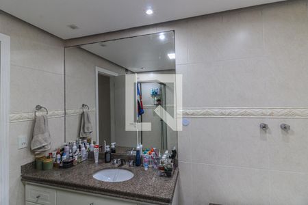 Apartamento à venda com 200m², 4 quartos e 3 vagas Apartamento à venda com 200m², 4 quartos e 3 vagasSuíte 1 - Banheiro