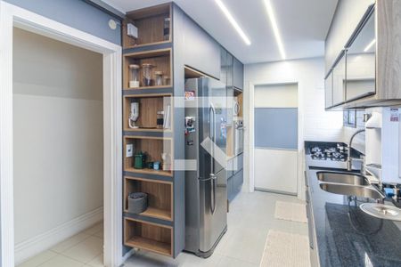 Apartamento à venda com 200m², 4 quartos e 3 vagas Apartamento à venda com 200m², 4 quartos e 3 vagasCozinha