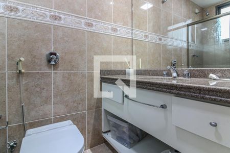 Apartamento à venda com 200m², 4 quartos e 3 vagas Apartamento à venda com 200m², 4 quartos e 3 vagasSuíte 2 - Banheiro