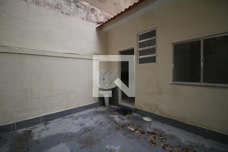 Área de Serviço de casa para alugar com 1 quarto, 75m² em Olaria, Rio de Janeiro