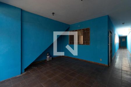 Casa à venda com 260m², 5 quartos e 1 vaga Casa à venda com 260m², 5 quartos e 1 vagaGaragem