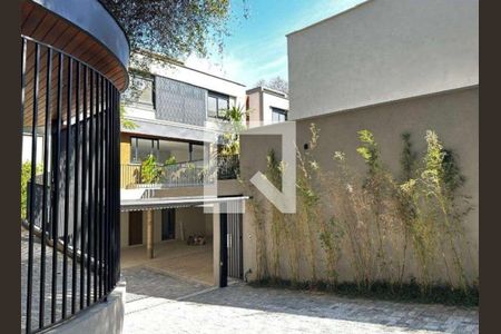 Casa de condomínio à venda com 472m², 4 quartos e 4 vagas