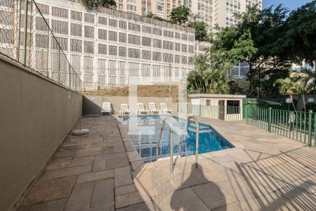 Apartamento à venda com 70m², 3 quartos e 1 vagaÁrea comum - Piscina