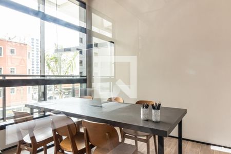 Studio para alugar com 27m², 1 quarto e sem vaga Studio para alugar com 27m², 1 quarto e sem vagaSala de Reunião