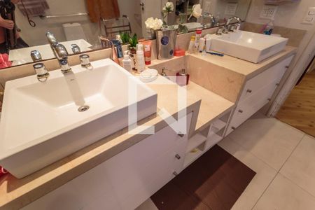 Apartamento à venda com 262m², 3 quartos e 4 vagasBanheiro