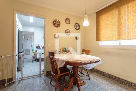 Apartamento à venda com 262m², 3 quartos e 4 vagasCopa