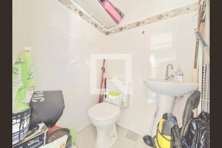 Casa à venda com 238m², 3 quartos e 2 vagasBanheiro social 2