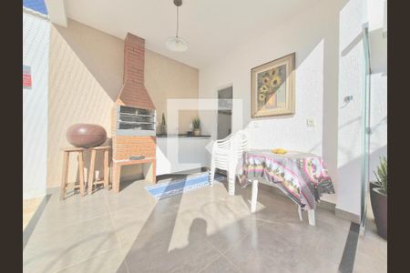 Casa à venda com 238m², 3 quartos e 2 vagasÁrea comum - Churrasqueira