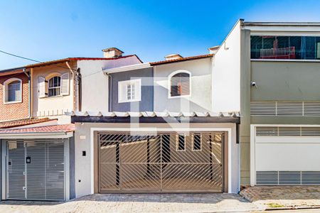 Casa para alugar com 79m², 2 quartos e 2 vagasFachada