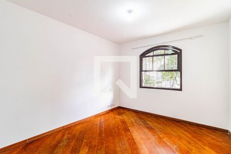 Quarto 01 de casa para alugar com 2 quartos, 79m² em Jardim Ester, São Paulo