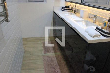 Casa à venda com 255m², 3 quartos e sem vagaBanheiro da Suíte
