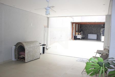 Casa à venda com 255m², 3 quartos e sem vagaQuintal