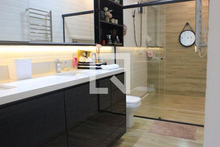 Casa à venda com 255m², 3 quartos e sem vagaBanheiro da Suíte