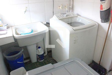 Casa à venda com 255m², 3 quartos e sem vagaLavanderia