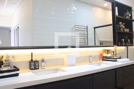 Casa à venda com 255m², 3 quartos e sem vagaBanheiro da Suíte