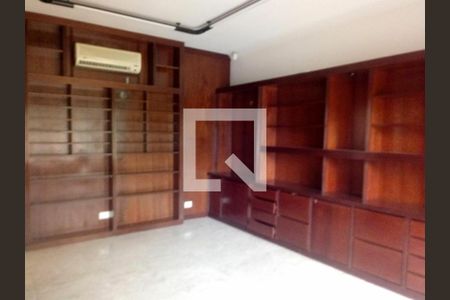 Casa à venda com 4 quartos, 753m² em Santo Amaro, São Paulo