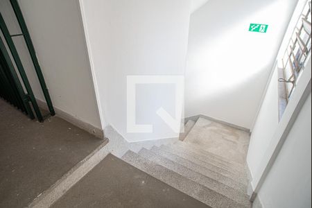 Apartamento para alugar com 60m², 1 quarto e 1 vagaÁrea comum - Hall dos apartamentos/Escada