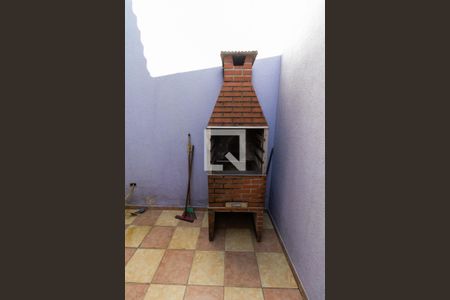 Casa para alugar com 100m², 2 quartos e 3 vagas Casa para alugar com 100m², 2 quartos e 3 vagasQuintal - churrasqueira