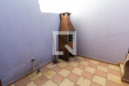 Casa para alugar com 100m², 2 quartos e 3 vagas Casa para alugar com 100m², 2 quartos e 3 vagasQuintal - churrasqueira